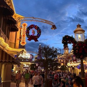 magic-kingdom-main-street.jpg