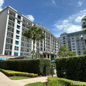 2024-wdw-atmo-disneys-riviera-resort-700x525.webp